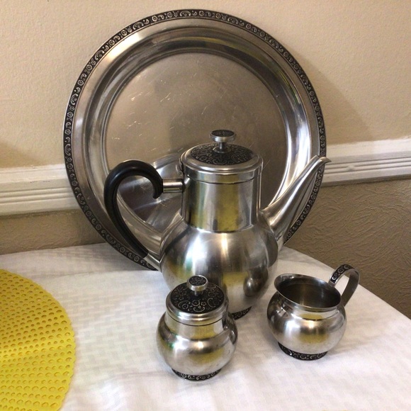 Oneida stainless serving set